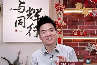 ?满脸高兴！步行者新援西亚卡姆抵达印第安纳 向球迷热情问好